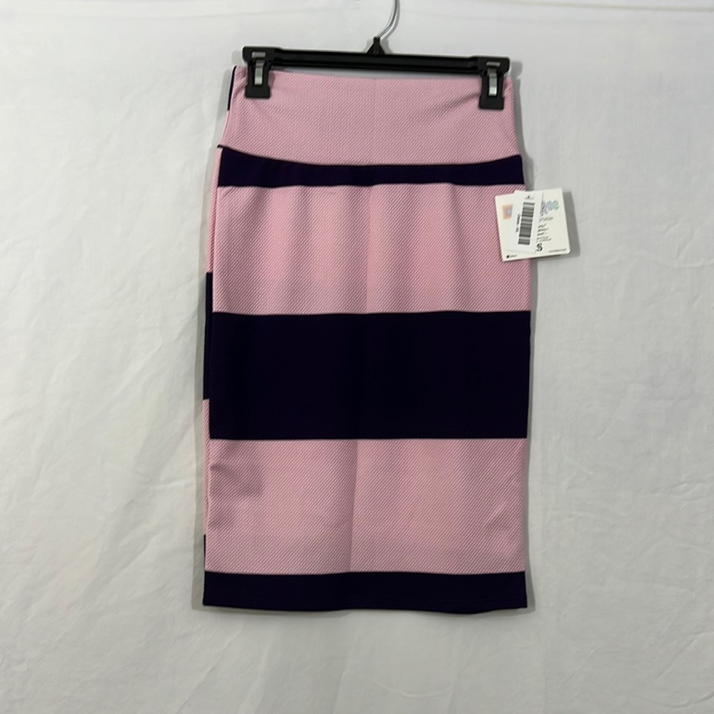 Brand new LulaRoe Cassie skirt size XS